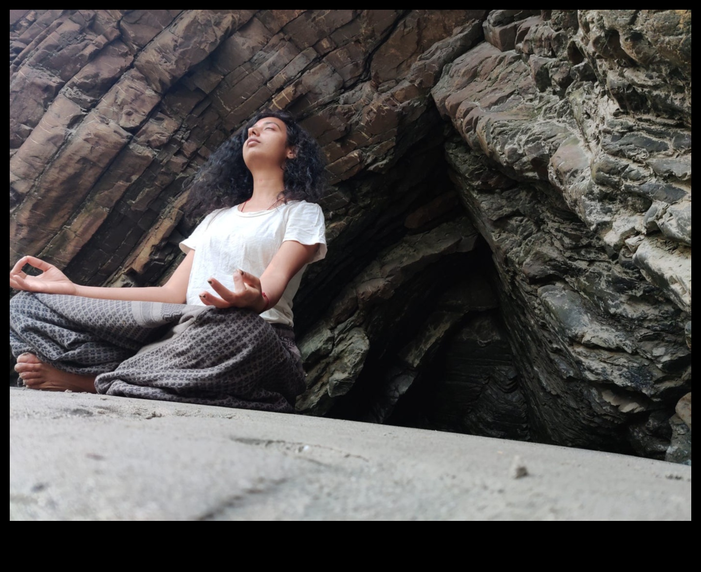 Iekšējā harmonija: Meditācijas ievērojamā dzīvi uzlabojošā ietekme